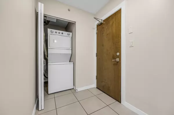 Burnaby, BC V5C 0C6,4888 Brentwood DR #2501