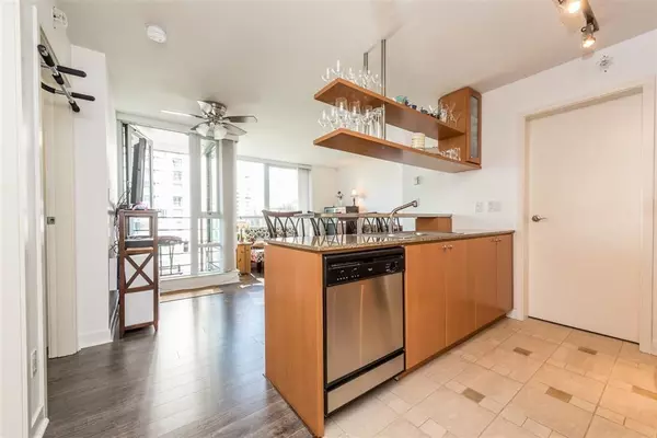 Vancouver, BC V6Z 3E4,1495 Richards Street #707