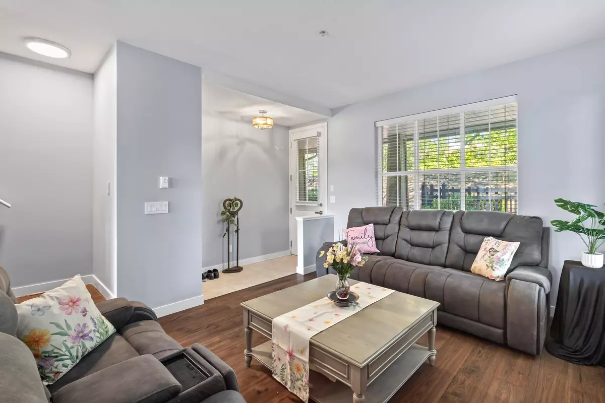 Maple Ridge, BC V2W 0G5,11176 Gilker Hill RD #16