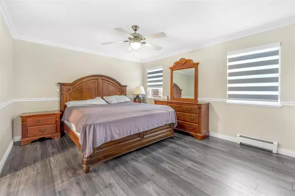 Surrey, BC V3S 9Y4,14621 81a AVE