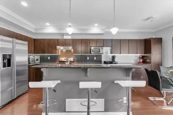 Surrey, BC V3W 1S1,7518 138 ST #7