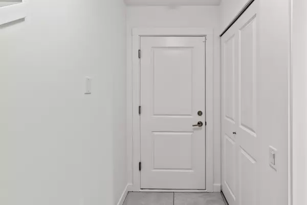 Abbotsford, BC V2T 0J1,2838 Livingstone AVE #11