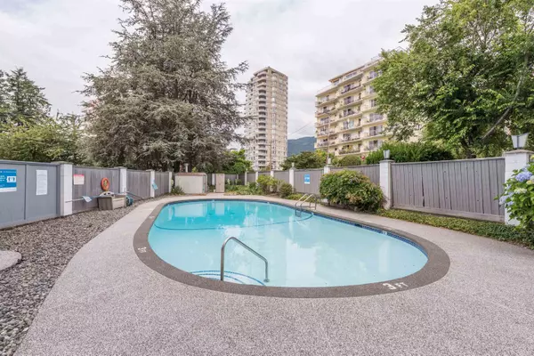 West Vancouver, BC V7V 1C4,2190 Bellevue AVE #803