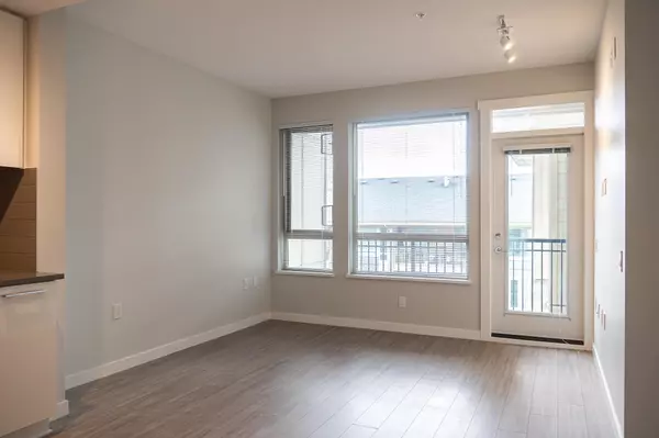 North Vancouver, BC V7J 0B7,2670 Library LN #403