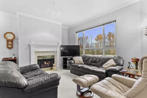 Coquitlam, BC V3B 7W8,3098 Guildford WAY #343