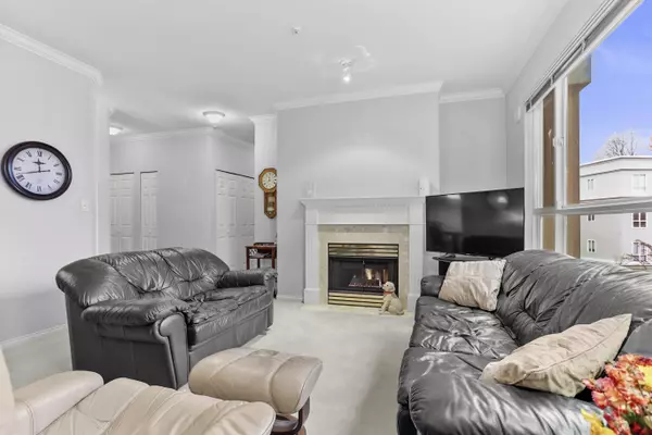 Coquitlam, BC V3B 7W8,3098 Guildford WAY #343