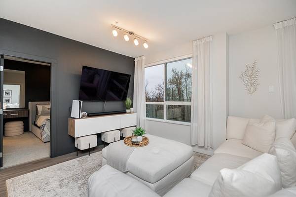 6438 Byrnepark DR #401, Burnaby, BC V3N 0J2