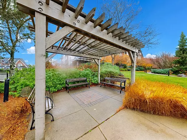 New Westminster, BC V3M 0B7,250 Salter ST #208