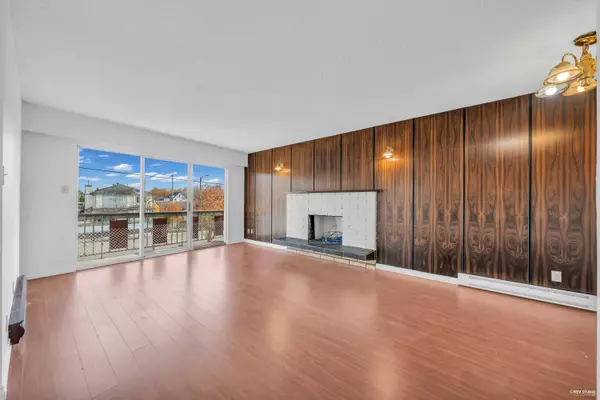 Vancouver, BC V5X 3K1,7511 Main ST