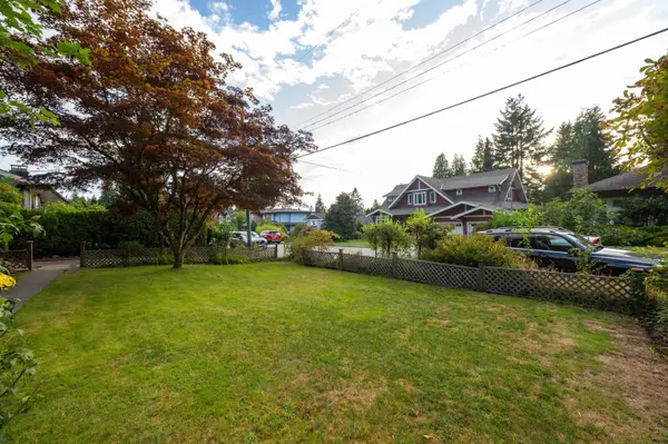 North Vancouver, BC V7R 4B8,3658 Loraine AVE