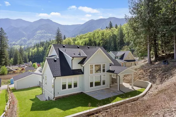 Lindell Beach, BC V2R 0X8,43360 Blue Grouse LN