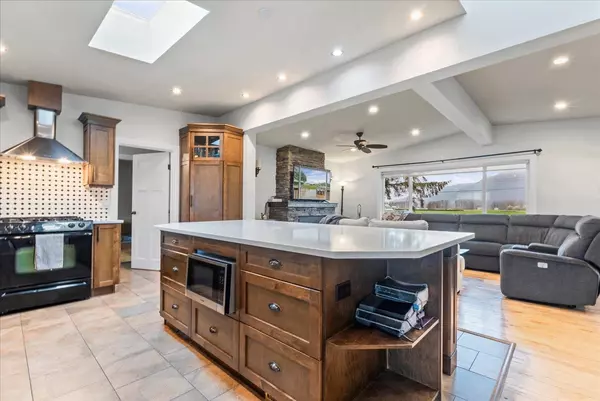 Chilliwack, BC V2R 4N9,5844 Blackburn RD