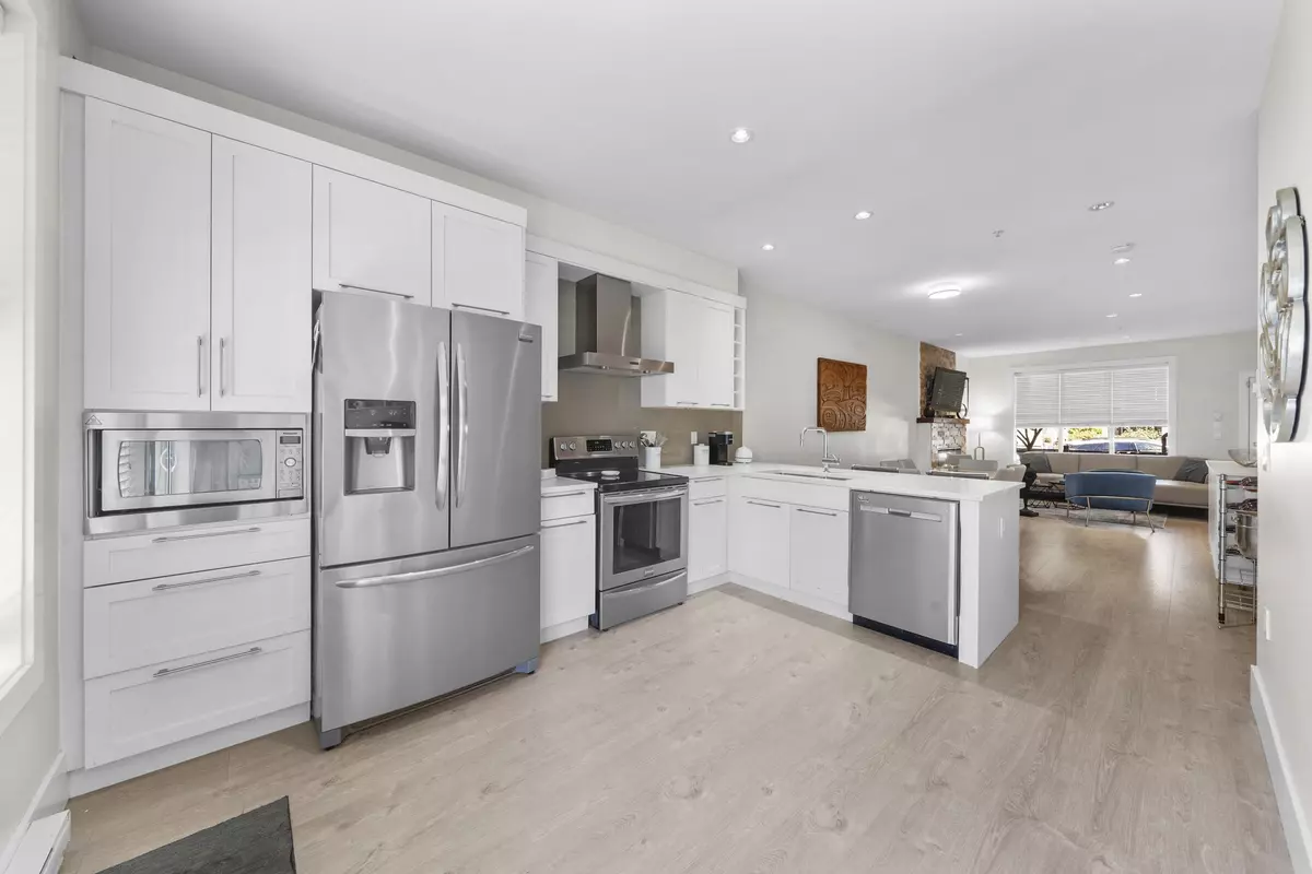 Maple Ridge, BC V4R 0G6,13260 236 ST #24