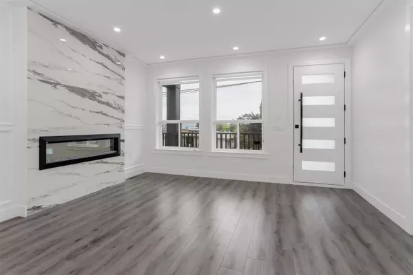 Surrey, BC V3R 2G3,13762 112 AVE