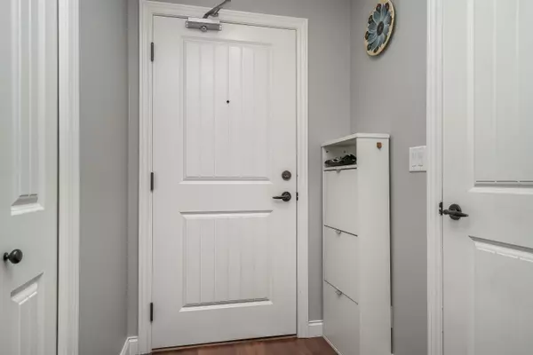 Langley, BC V3A 0B4,5660 201a ST #330