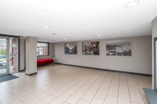 Langley, BC V3A 0B4,5660 201a ST #330