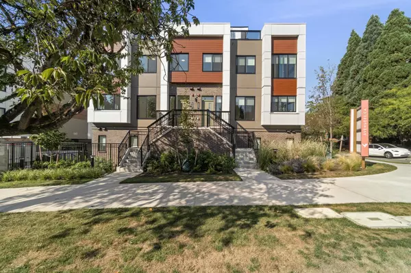 Vancouver, BC V5Z 2K5,807 W 33rd AVE