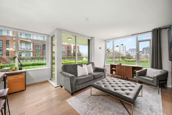 New Westminster, BC V3M 0J9,210 Salter ST #204