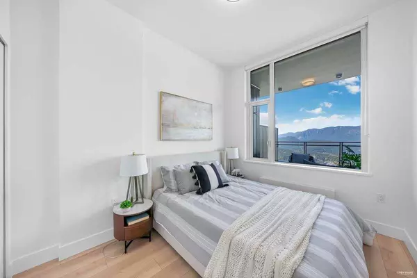 Burnaby, BC V5A 0G9,8750 University CRES #1202