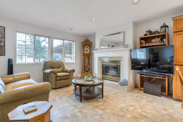 Langley, BC V3A 1V5,5051 203 ST #18