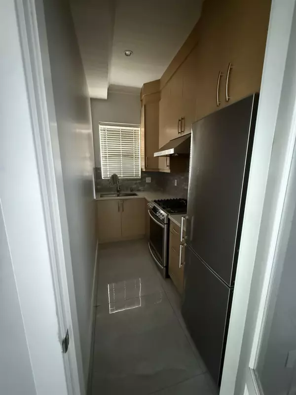 Surrey, BC V3V 6C1,12711 104a AVE