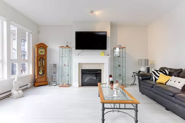 New Westminster, BC V3M 0A3,160 Pembina ST #47