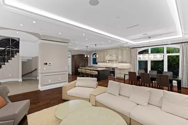 West Vancouver, BC V7S 2R4,1367 Chartwell DR