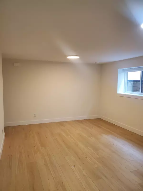 Langley, BC V2Y 3S7,7158 204a ST