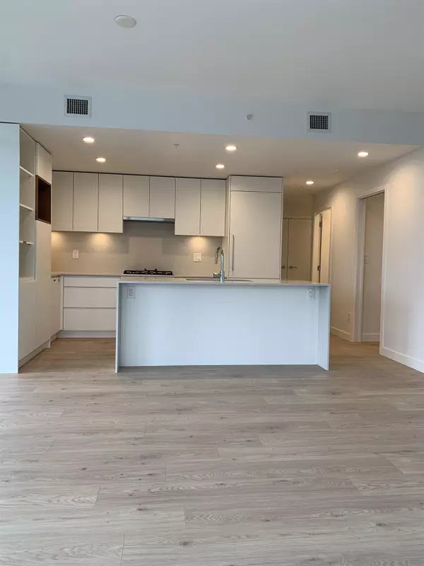 Burnaby, BC V5C 4B3,2181 Madison AVE #2704