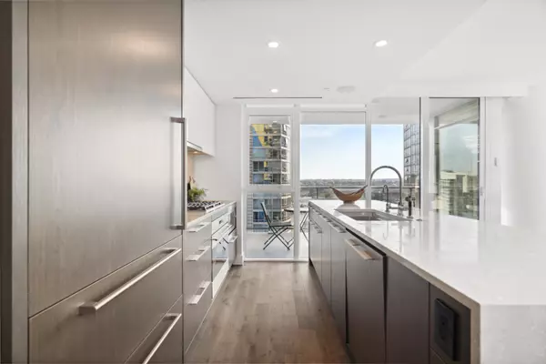 Vancouver, BC V6B 0N4,499 Pacific ST #1701