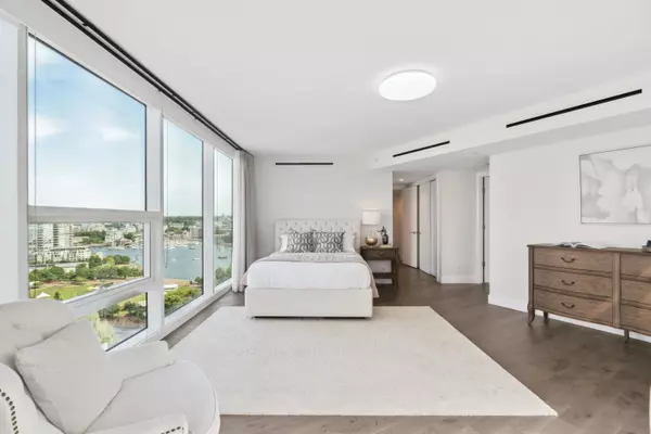 499 Pacific ST #1701 Vancouver, BC V6B 0N4