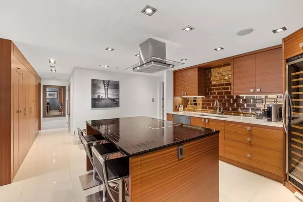 Vancouver, BC V6J 4X8,1450 Pennyfarthing DR #805