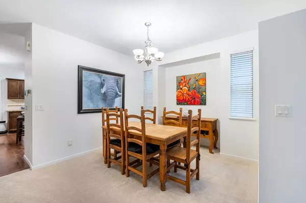 Port Moody, BC V3H 0A4,30 Hawthorn DR