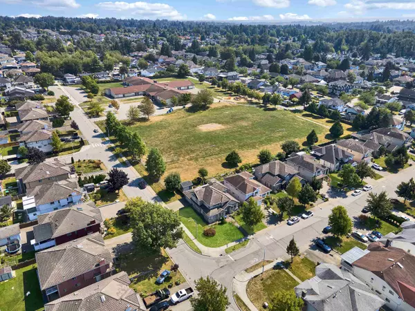 Surrey, BC V3V 7N6,9086 137a ST