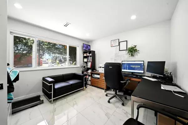 Vancouver, BC V5R 5V7,2545 E 43rd AVE