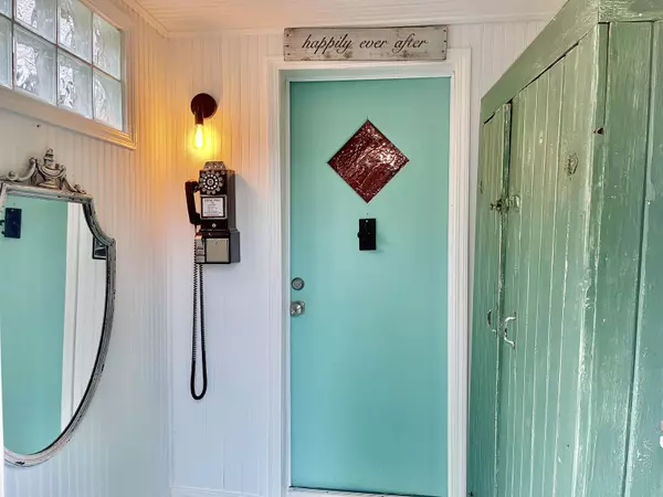 Surrey, BC V4A 3J2,2725 Gordon AVE