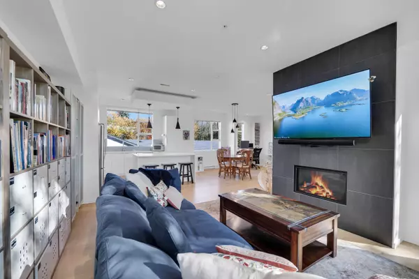 Squamish, BC V8B 0B8,38447 Buckley AVE #4