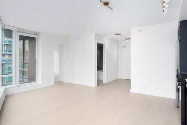 Vancouver, BC V6B 0E8,233 Robson ST #1209