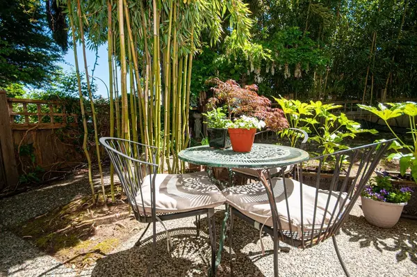 1375 Laburnum ST, Vancouver, BC V6J 3W4