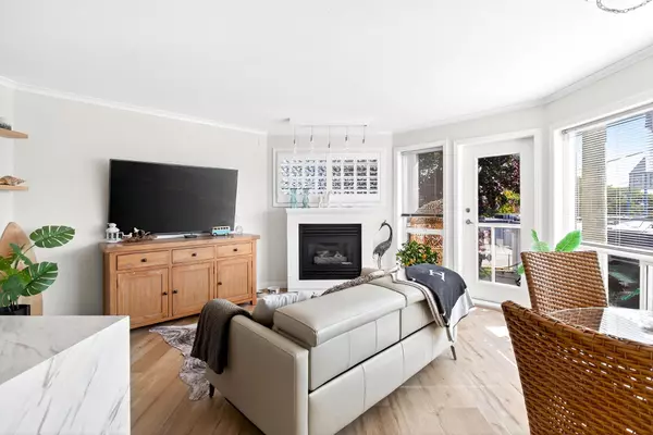 White Rock, BC V4B 2E7,15154 Roper AVE #205