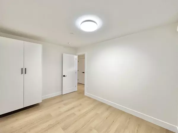 Burnaby, BC V5C 2W5,3580 Union ST