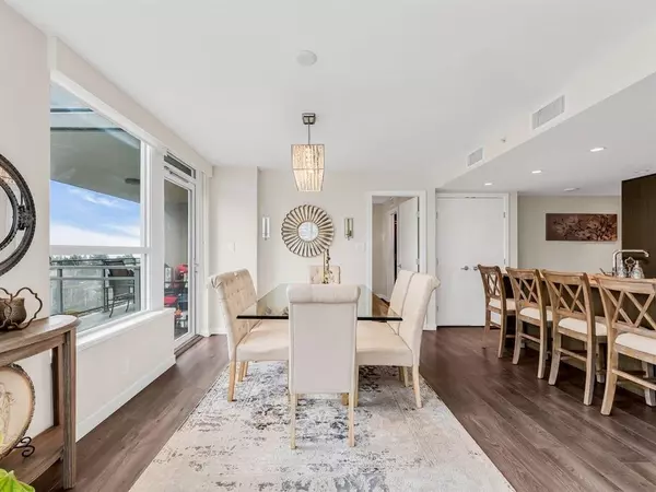 North Vancouver, BC V7L 0E4,112 E 13th ST #602