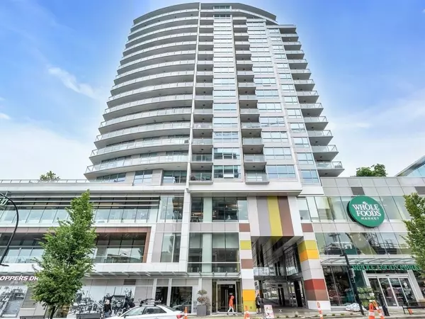 112 E 13th ST #602, North Vancouver, BC V7L 0E4