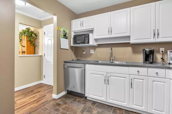 Abbotsford, BC V2T 2C9,32044 Old Yale RD #108