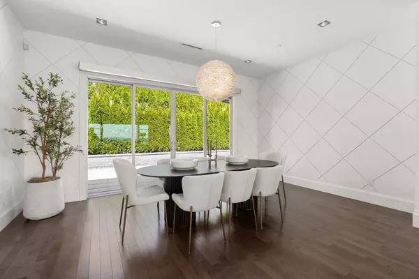 West Vancouver, BC V7S 2K4,1265 Queens AVE