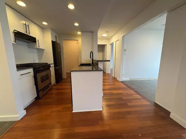 Vancouver, BC V6Z 3E5,455 Beach CRES #2801