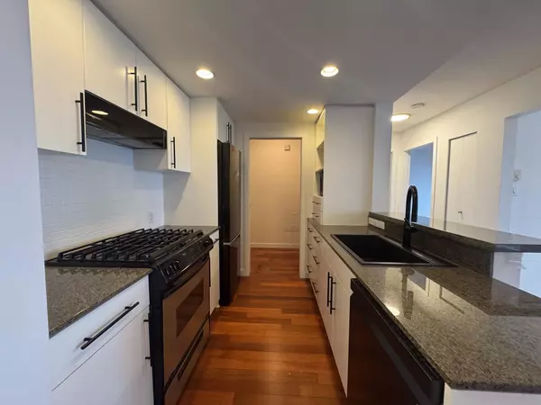 Vancouver, BC V6Z 3E5,455 Beach CRES #2801