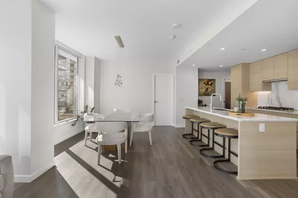 305 Morrissey RD #302, Port Moody, BC V3H 0M3