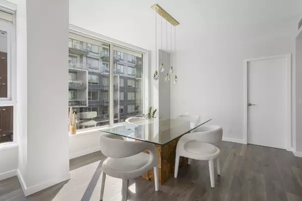 Port Moody, BC V3H 0M3,305 Morrissey RD #302