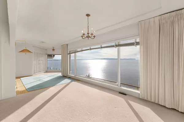 White Rock, BC V3S 1P6,14458 Marine DR